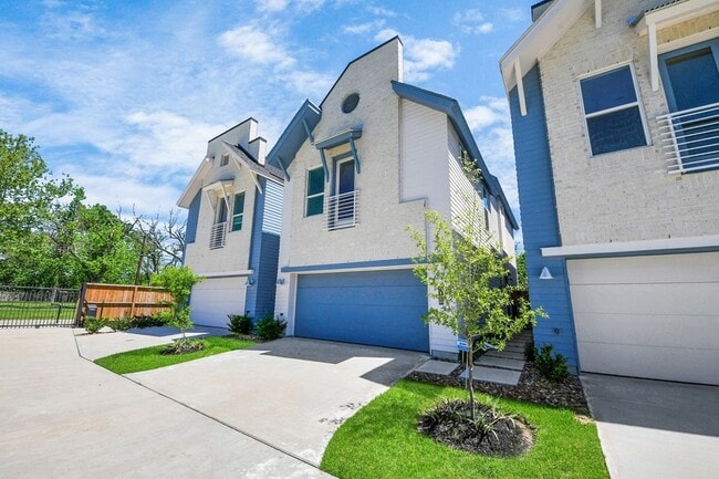 Photo - 1053 Glenn Ave