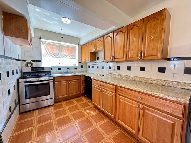 Photo - 526 Underhill Ave Unit 2F