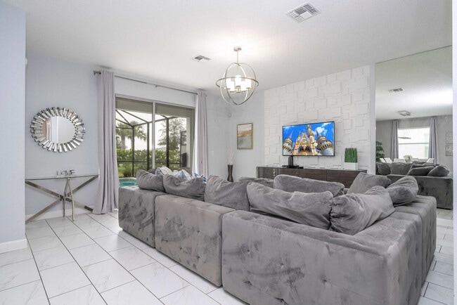 Photo - 4827 Kings Castle Cir Unit ID1280982P