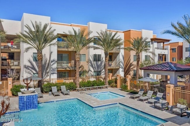 Building Photo - 250 E Ray Rd Unit A3