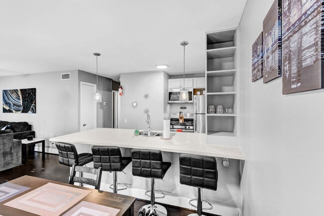 Building Photo - 2216 Hazard St Unit FL2-ID1257740P