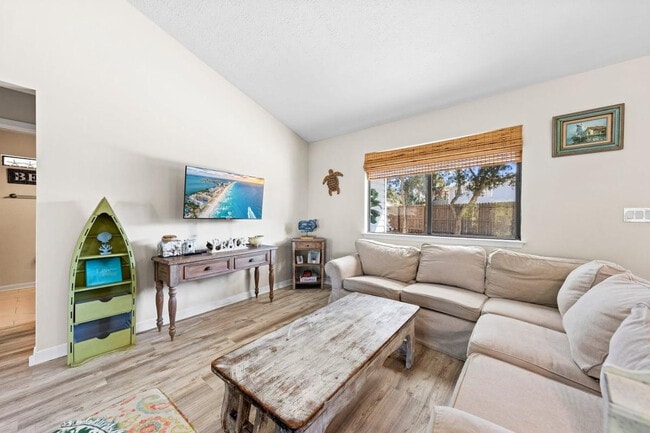 Building Photo - 220 Sundial St Unit SI ID1447107P