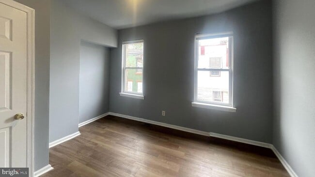 Photo - 1235 W Hazzard St