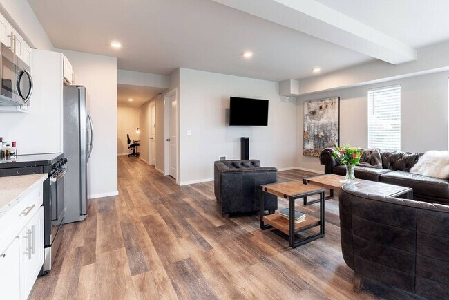 Photo - 624 E 32nd St Unit ID1296625P