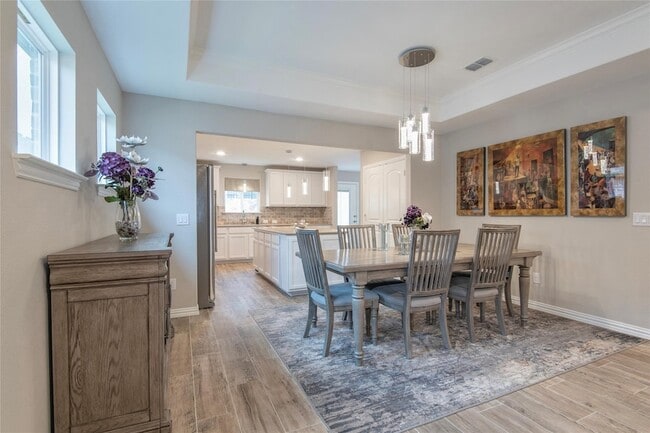 Photo - 7633 Rampart Dr