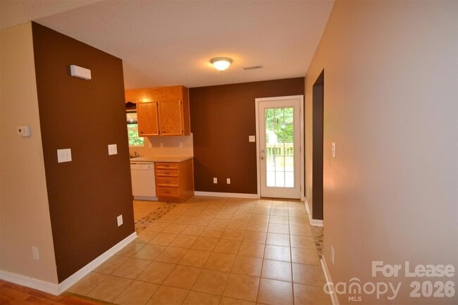 Photo - 112 Dundee Ct