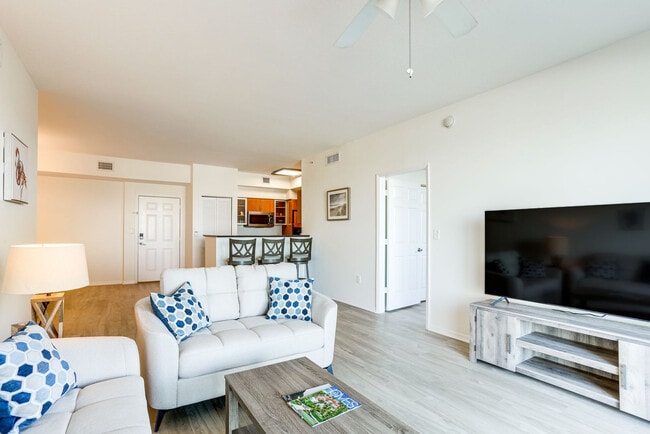 Photo - 802 W Windward Way Unit SI FL3-ID1545847P