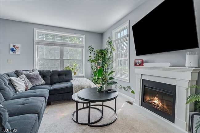 Building Photo - 15 Center Ave Unit 2