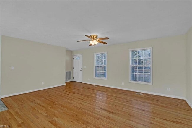 Photo - 9469 Glass Rd