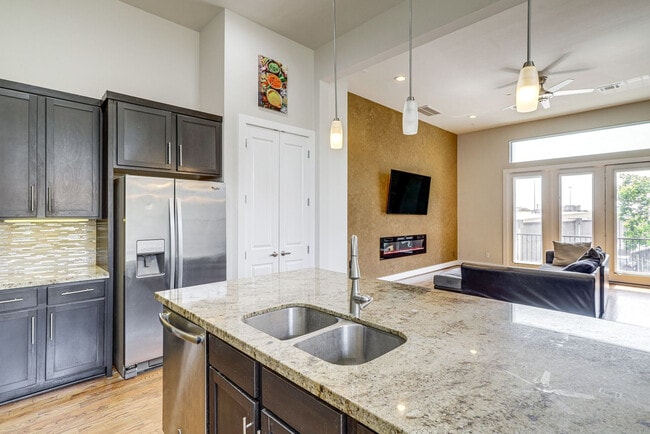 Photo - 1613 Bonner St Unit SI ID1546121P