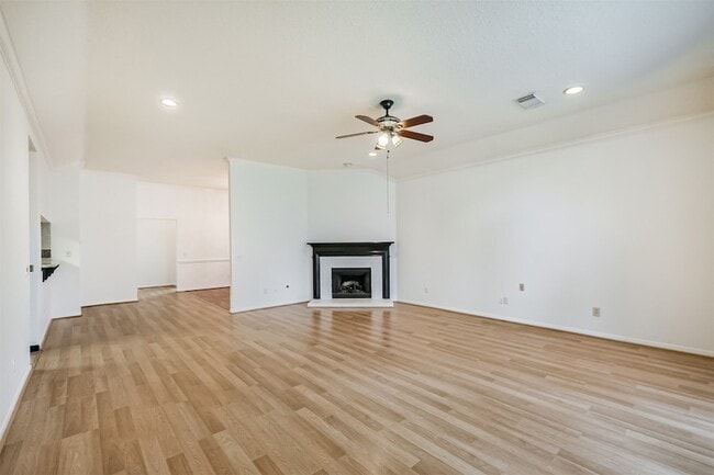 Photo - 18422 Cobblestone Dr