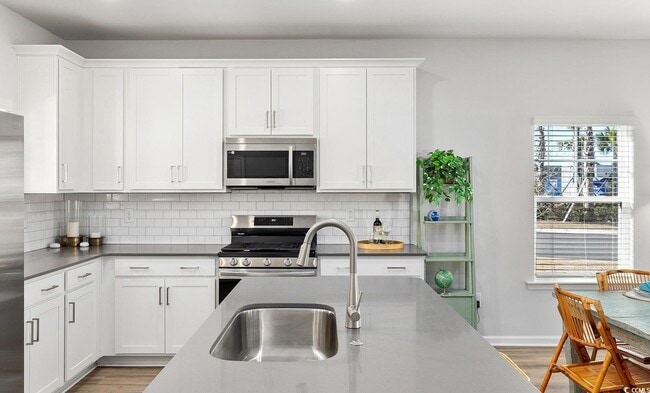 Photo - 283 Ferretti St