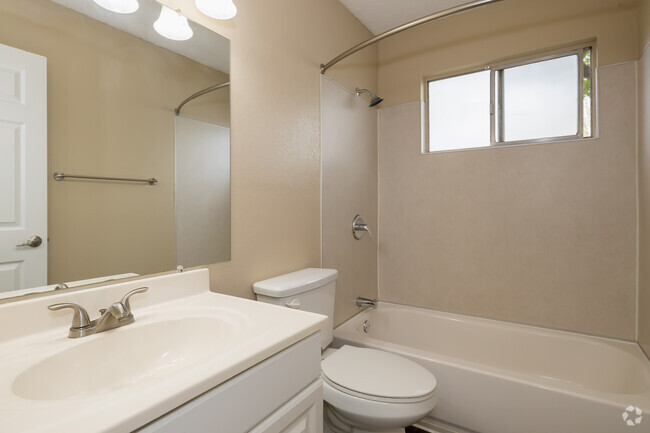 2BR, 1BA - 12,150SF - Bathroom - Country Club Gardens