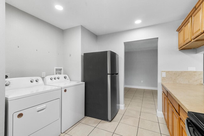 Laundry - Palm Bay Club