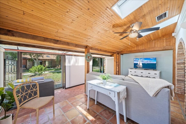 Building Photo - 408 Harrison Ave Unit ID1346823P