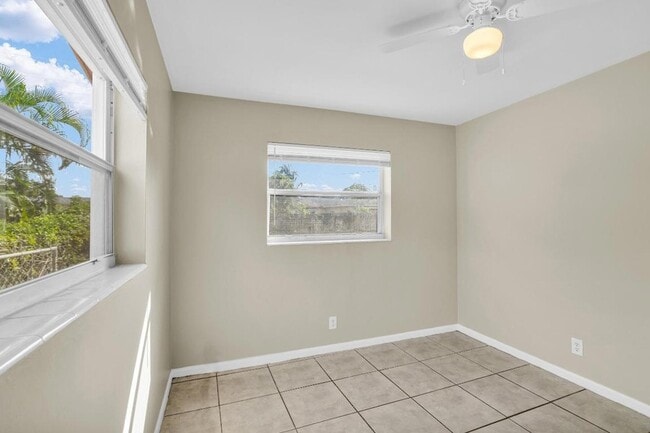 Photo - 184 SE 27th Way