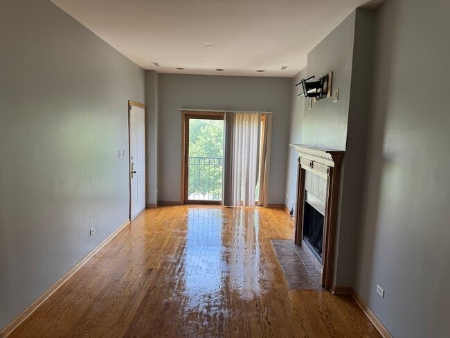 Photo - 5852 S Prairie Ave