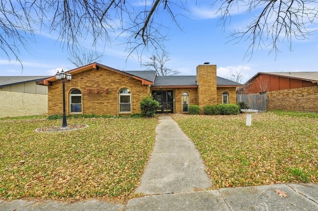 Building Photo - 2102 Lewis Trail