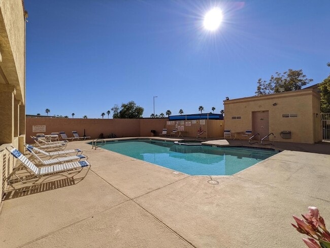 Building Photo - 12221 W Bell Rd Unit 175