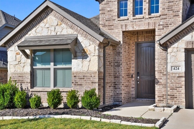 Photo - 424 Molly Ln