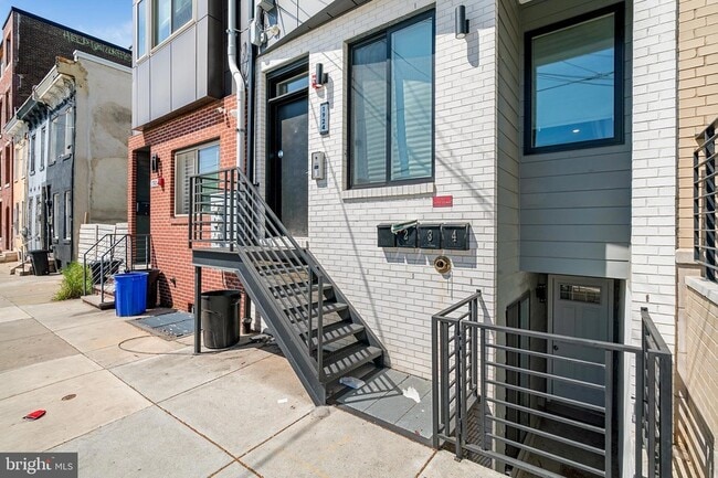 Building Photo - 1924 N 6th St Unit 1