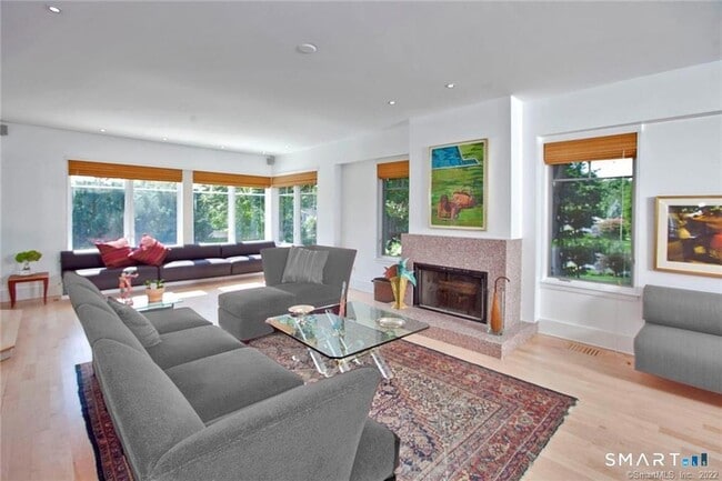 Photo - 2 Bluewater Hill S