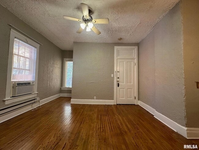 Photo - 333 S Douglas Ave Unit 3