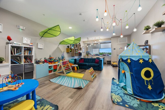 Photo - 28294 Ferry Rd Unit ID1366987P