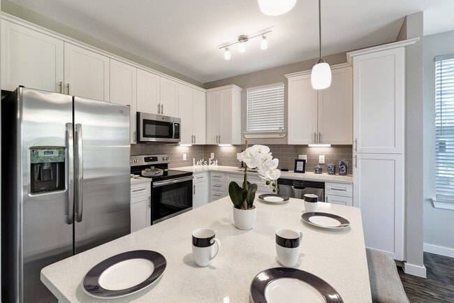 Building Photo - Coles Crossing