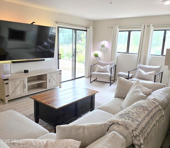 Building Photo - 10080 E Mountainview Lake Dr Unit 106