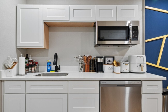 Photo - 4113 W Virginia Ave Unit SI ID1244355P