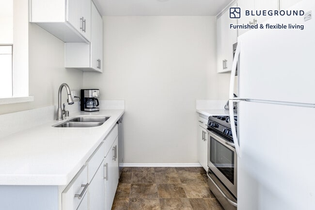 Photo - 1423 N Curson Ave Unit FL2-ID417