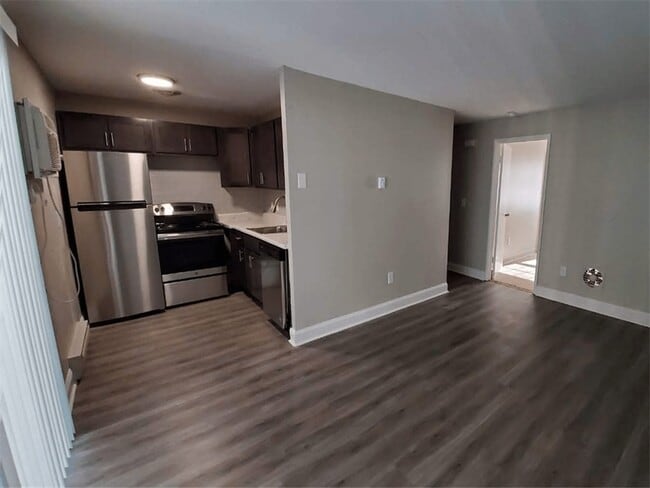 Photo - Courtview Square Apartments