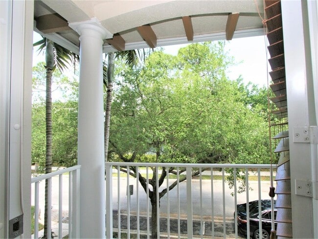 Photo - 1562 Grande Cull Way