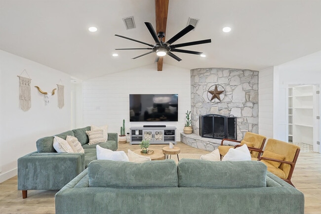 Photo - 2368 Co Rd 852 Unit ID1055509P