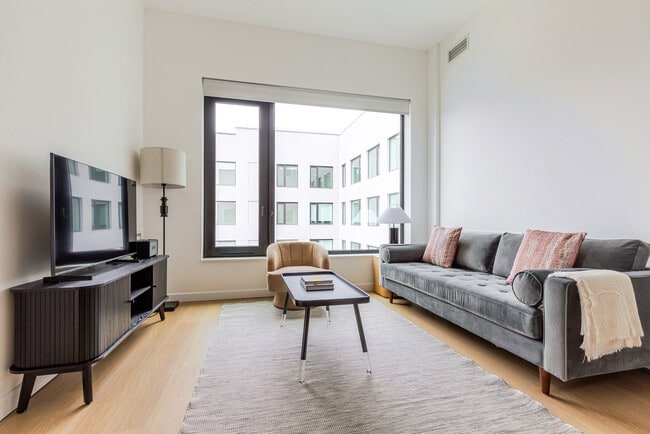 Building Photo - 655 Union St Unit FL15-ID2198