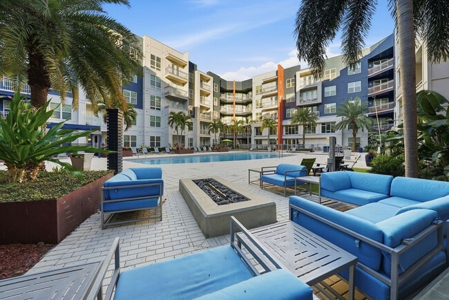 Photo - 1700 W Cleveland St Unit SI FL1-ID1475275P