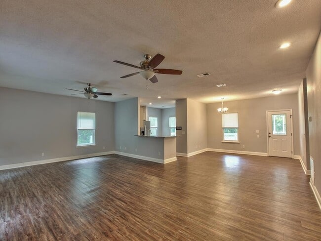 Photo - 621 Bob Miller Rd