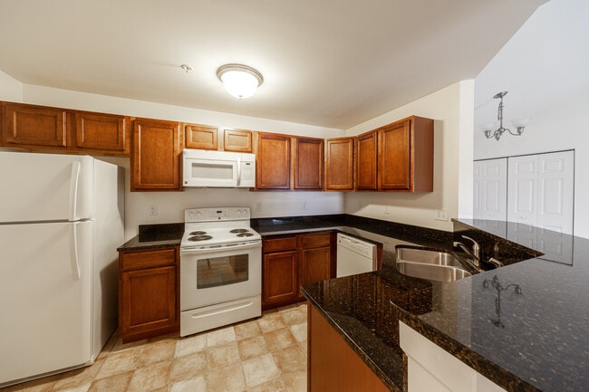 Photo - CEDAR HILL APARTMENTS