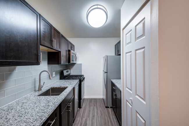 Photo - Bennington Crossings Apartment Homes