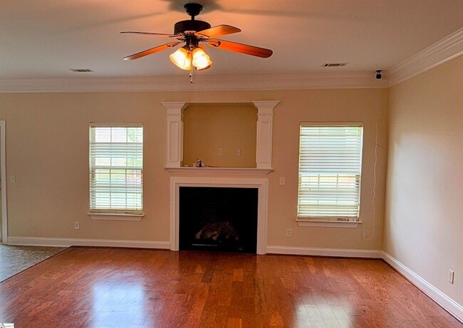 Photo - 207 Penrith Ct