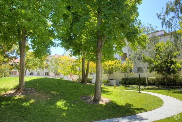 Courtyard - mResidences Silicon Valley