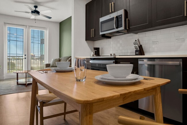 Photo - 207 N Himes Ave Unit ID1313891P