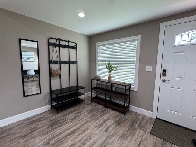 Photo - 420 E Cypress St Unit ID1256812P