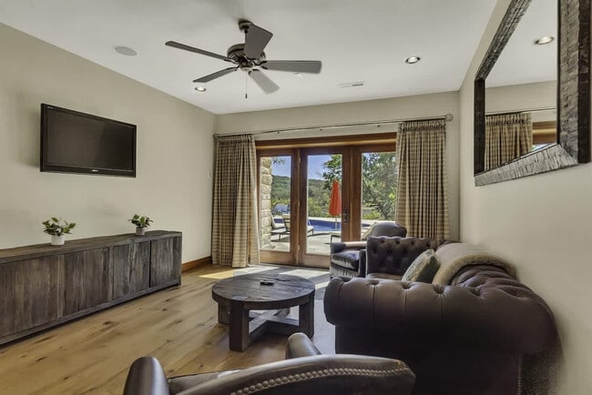 Photo - 1774 State Hwy UU Unit ID1339916P