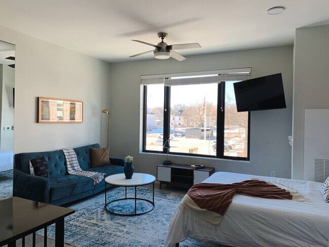 Photo - 2530 University Ave Unit SI ID1534885P