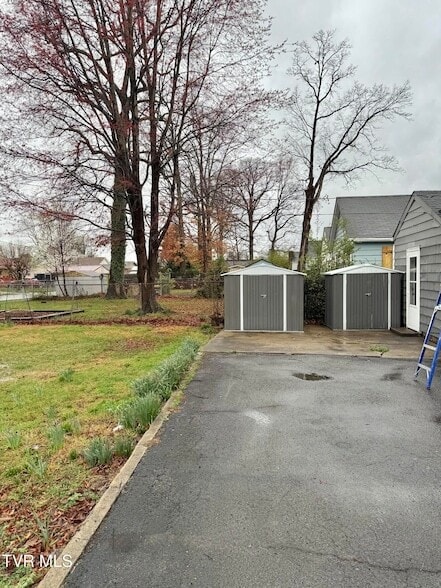 Photo - 1669 E Sevier Ave