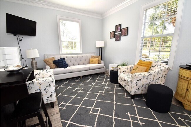 Photo - 51 Macewen Dr Unit 1