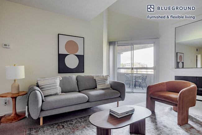 Building Photo - 350 E Del Mar Blvd Unit SI FL1-ID1392