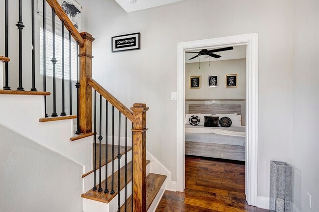Photo - 917 W 17th St